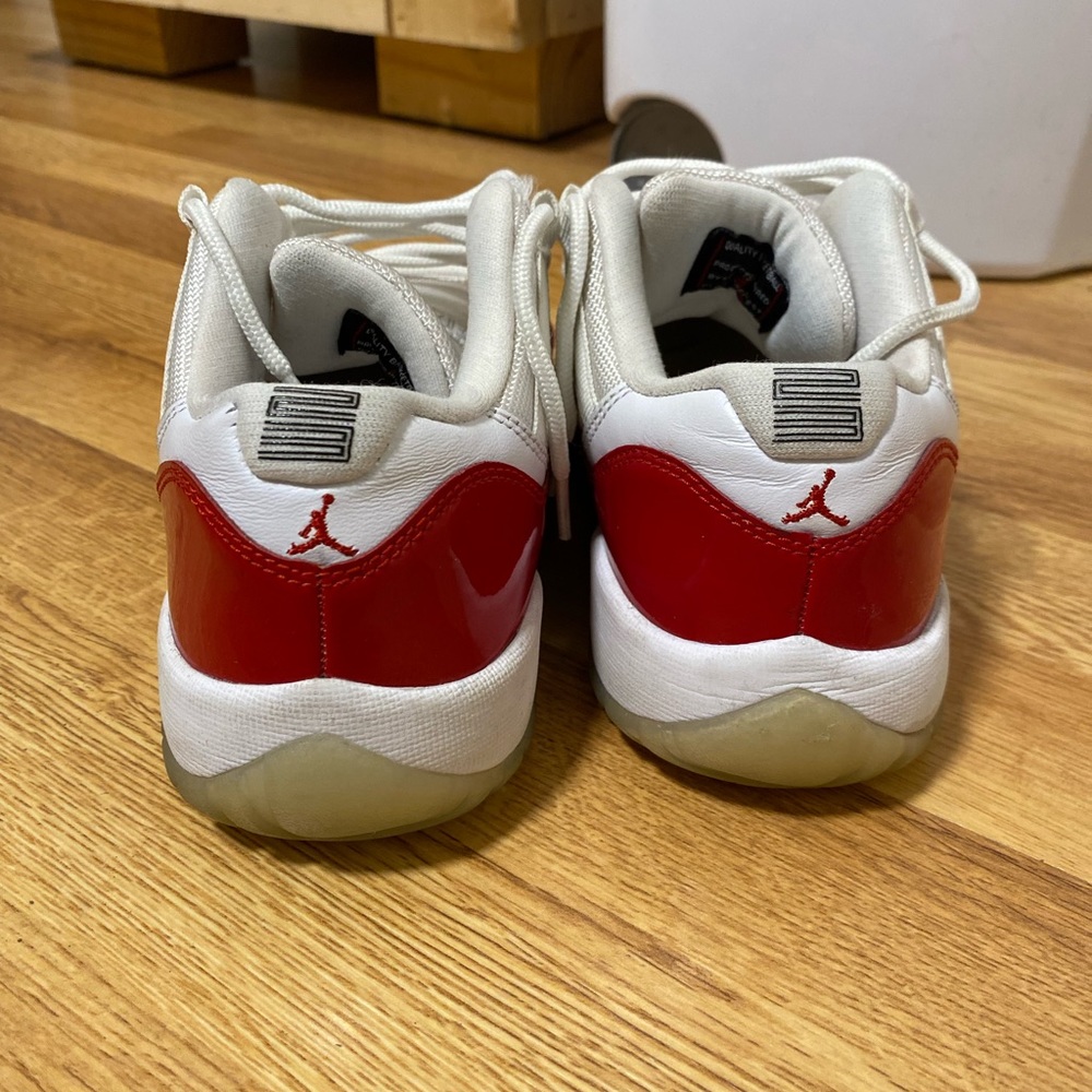 Jordan 11 - Picture 4 of 5